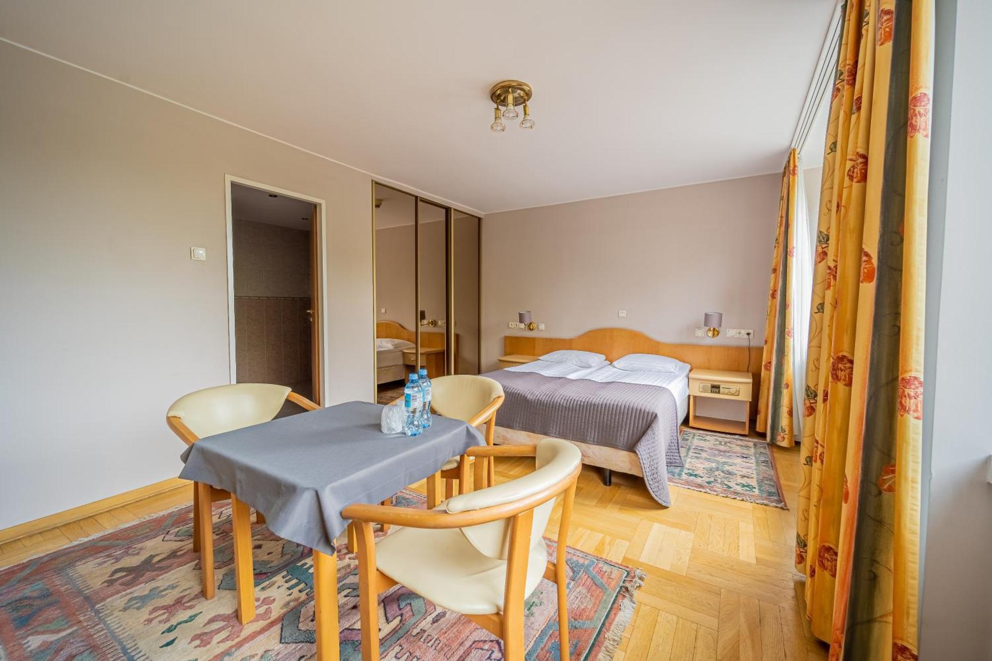 Hotel Mazowiecki Lodz Eksteriør bilde